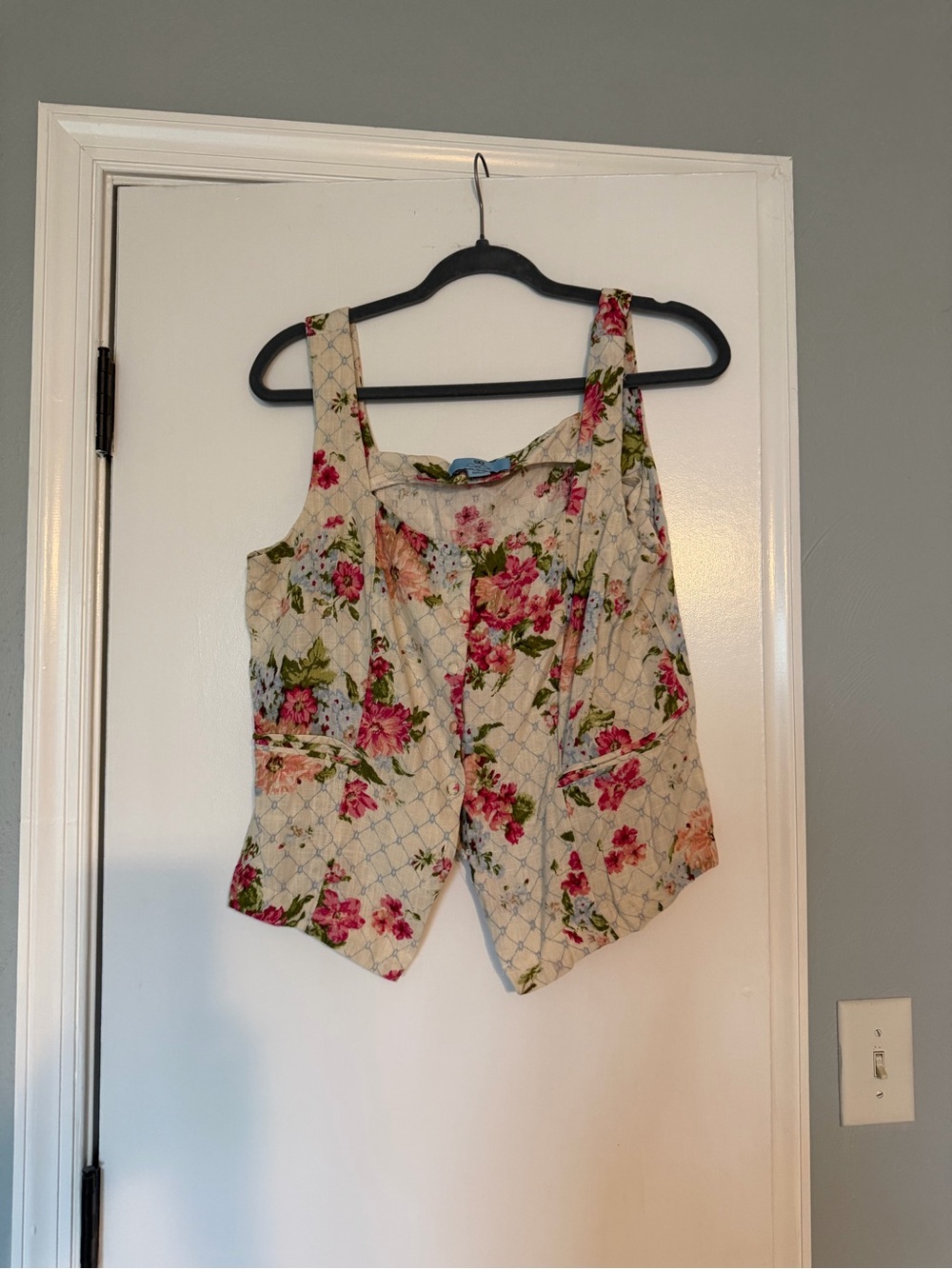 CeCe Floral Quilted Crop Top - Pink & Cream
